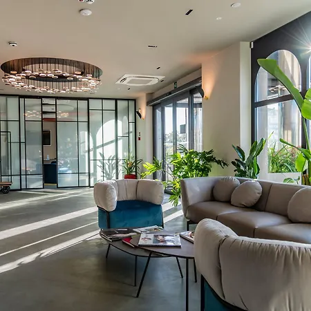 Boutique فندق موديكا